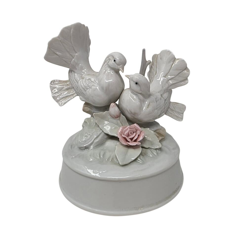 Vintage George Good Dove Music Box Love Story Porcelain Birds Taiwan